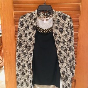 Women’s shirt connected with jacket